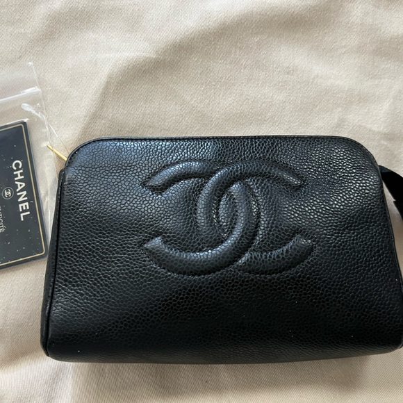 Authentic Chanel cosmetic bag - Picture 1 of 8